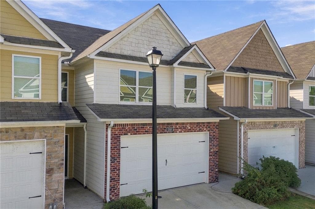 3 bedroom, 3 bathroom, 1,676 sq ft townhouse for sale at 110 Squarewood Lane, Cartersville, GA 30121 — photo 2