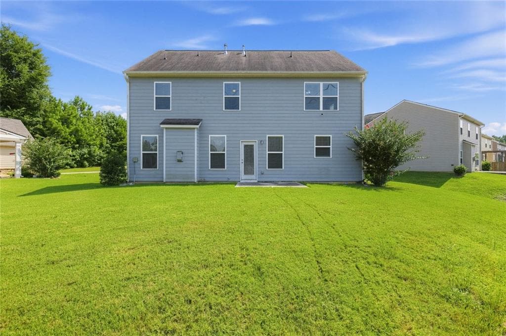 4 bedroom, 3 bathroom, 2,212 sq ft single family residence under contract at 7967 Dawson Lane, Douglasville, GA 30134 — photo 4
