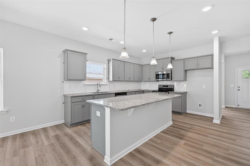 4 bedroom, 3 bathroom, 2,373 sq ft single family residence for sale at 103 Meadowview Court, Carrollton, GA 30117 — photo 6