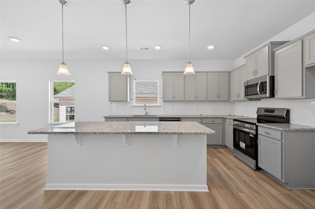 4 bedroom, 3 bathroom, 2,373 sq ft single family residence for sale at 103 Meadowview Court, Carrollton, GA 30117 — photo 9