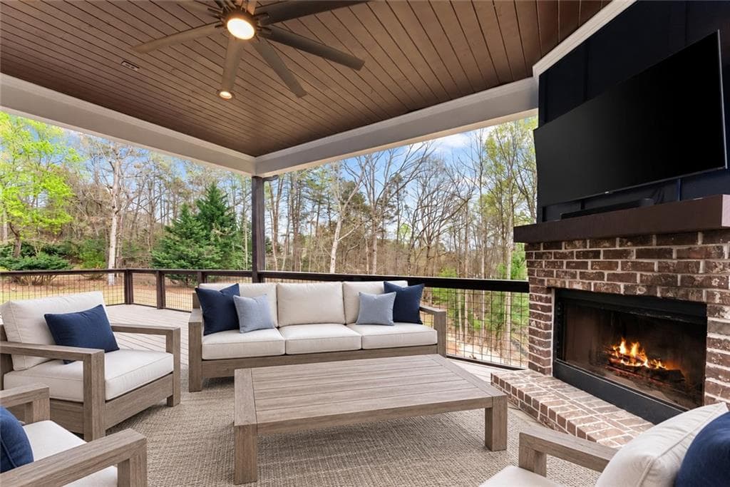 6 bedroom, 5 bathroom, 5,113 sq ft single family residence under contract at 3537 Maritime Glen, Gainesville, GA 30506 — photo 4
