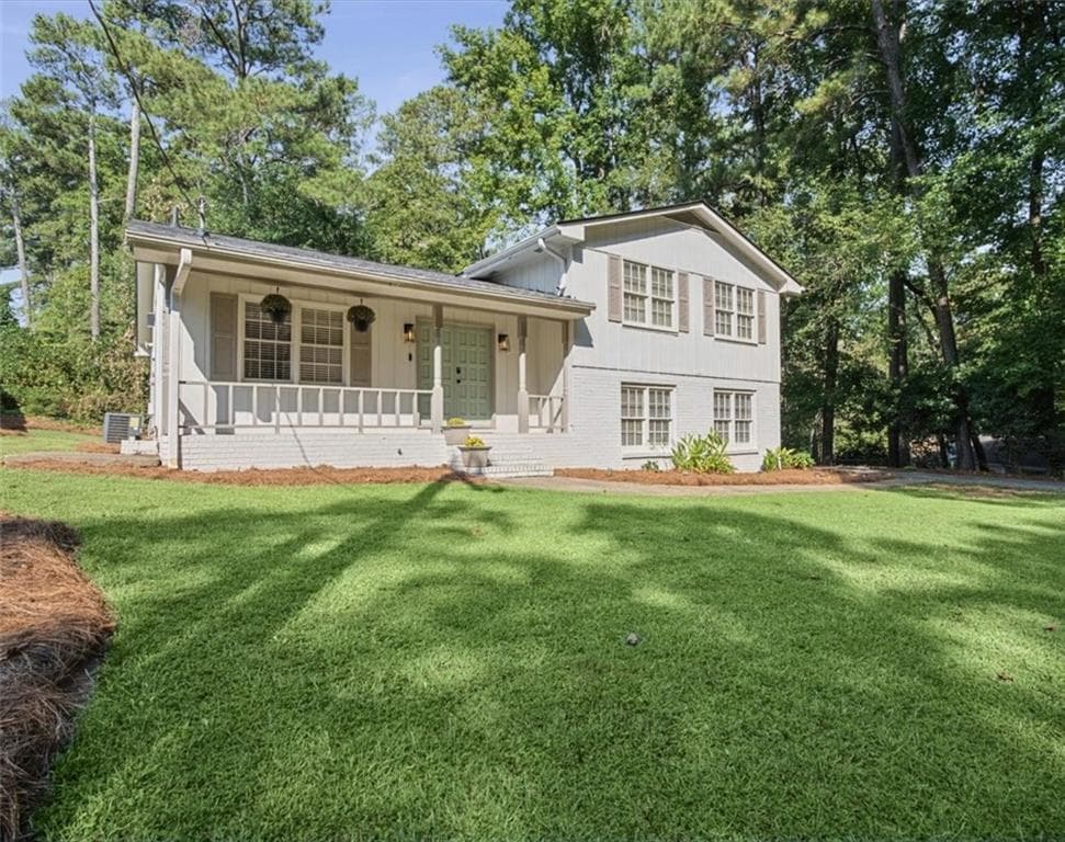 4 bedroom, 3 bathroom, 2,249 sq ft single family residence for sale at 3167 Mountain Creek Lane, Roswell, GA 30075 — photo 3