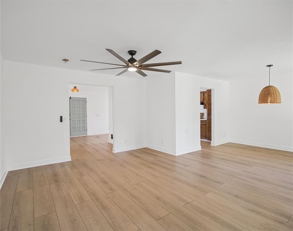 4 bedroom, 3 bathroom, 2,249 sq ft single family residence for sale at 3167 Mountain Creek Lane, Roswell, GA 30075 — photo 9