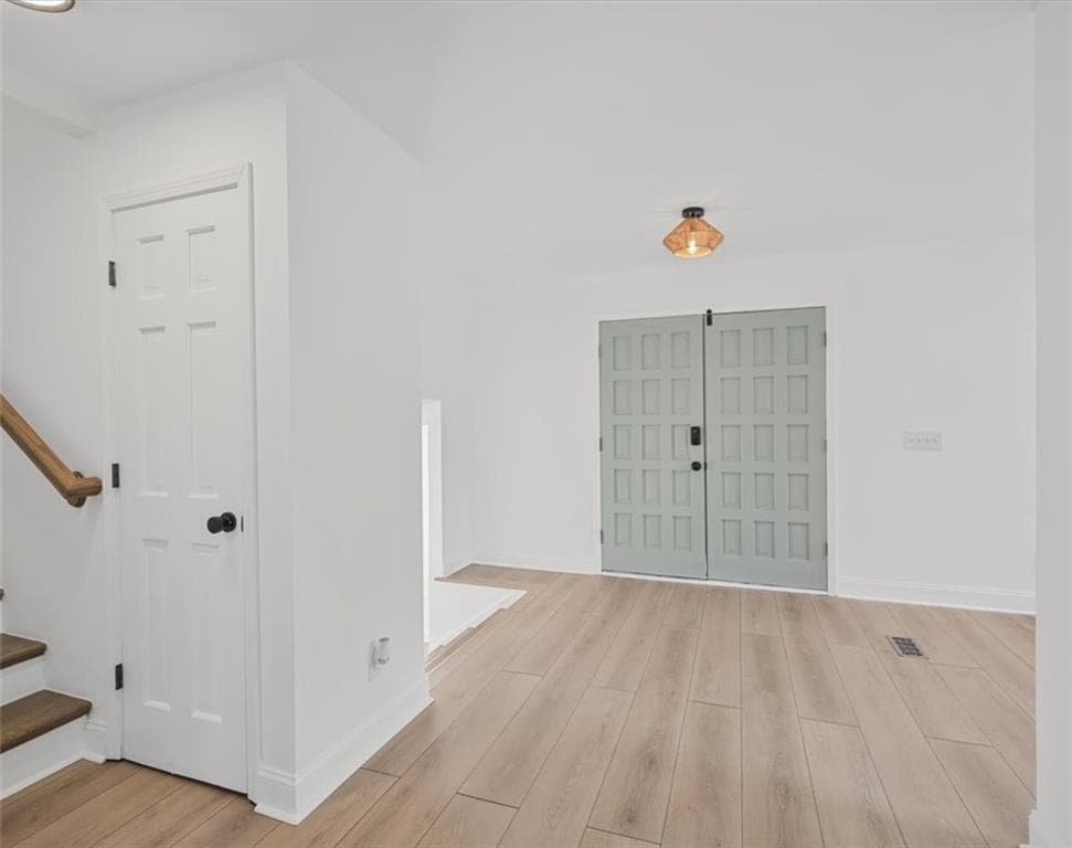 4 bedroom, 3 bathroom, 2,249 sq ft single family residence for sale at 3167 Mountain Creek Lane, Roswell, GA 30075 — photo 7