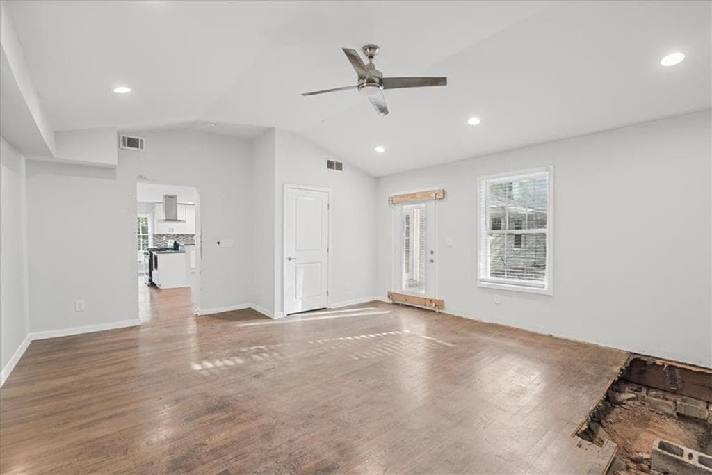 2 bedroom, 3 bathroom, 1,958 sq ft single family residence for sale at 2844 Oldknow Drive, Atlanta, GA 30318 — photo 9