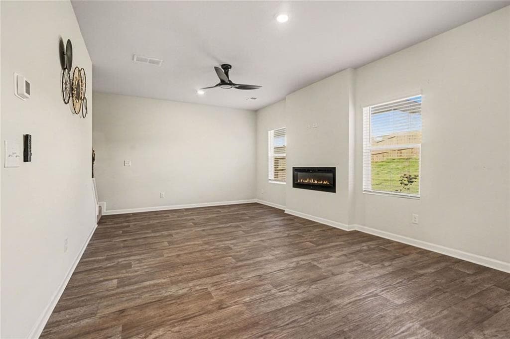 4 bedroom, 3 bathroom, 2,327 sq ft single family residence for sale at 318 W Sandy Creek Drive, Covington, GA 30014 — photo 5