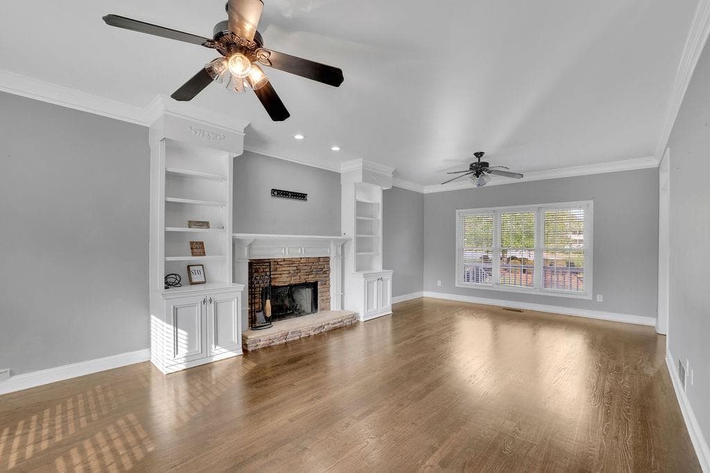 4 bedroom, 4 bathroom, 3,324 sq ft single family residence for sale at 7410 Colony Court, Cumming, GA 30041 — photo 3