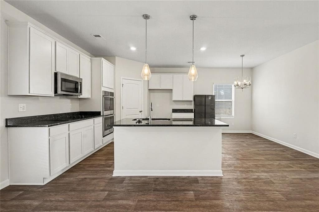 4 bedroom, 3 bathroom, 2,327 sq ft single family residence for sale at 318 W Sandy Creek Drive, Covington, GA 30014 — photo 9