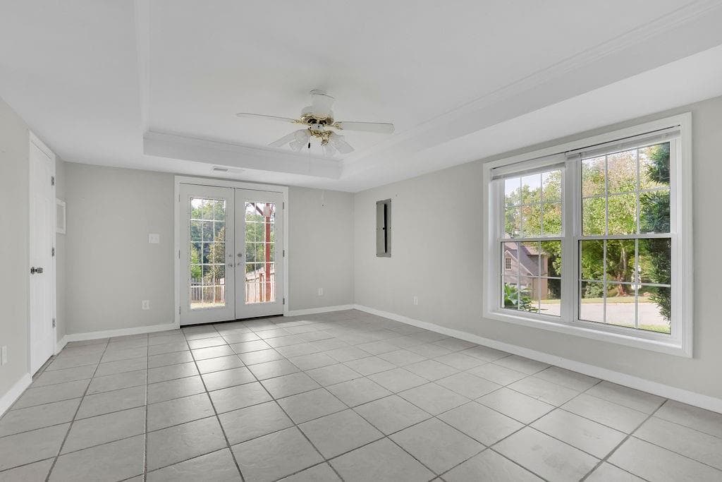 4 bedroom, 4 bathroom, 3,324 sq ft single family residence for sale at 7410 Colony Court, Cumming, GA 30041 — photo 6