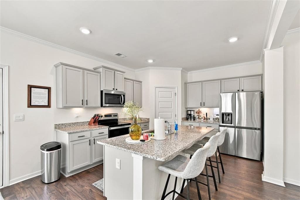 4 bedroom, 3 bathroom, 1,940 sq ft single family residence for sale at 385 Shasta Court, Hoschton, GA 30548 — photo 5