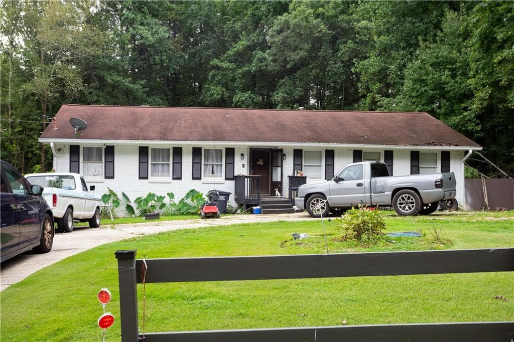 3 bedroom, 3 bathroom, 1,688 sq ft single family residence for sale at 1535 Flat Shoals Road, Conyers, GA 30094