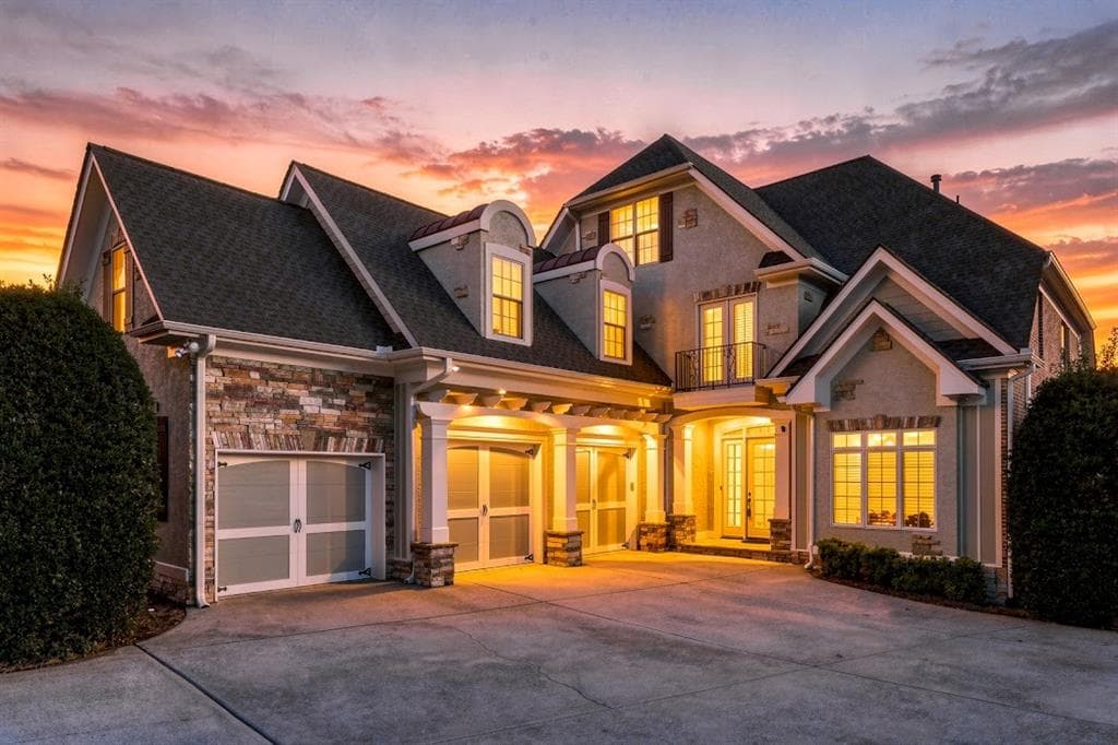 5 bedroom, 5 bathroom, 6,688 sq ft single family residence for sale at 5922 Hogans Way, Douglasville, GA 30135 — photo 2
