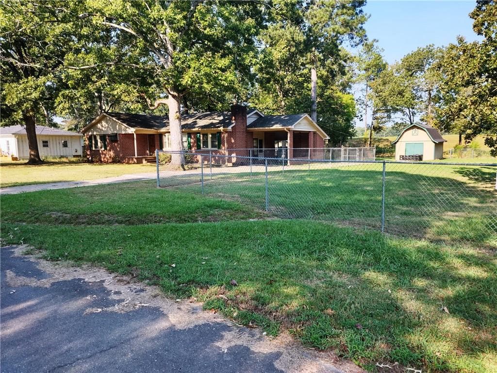 2 bedroom, 1 bathroom, 1,449 sq ft single family residence for sale at 115 Harrison Road, Rome, GA 30165 — photo 3
