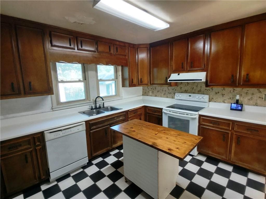 2 bedroom, 1 bathroom, 1,449 sq ft single family residence for sale at 115 Harrison Road, Rome, GA 30165 — photo 5
