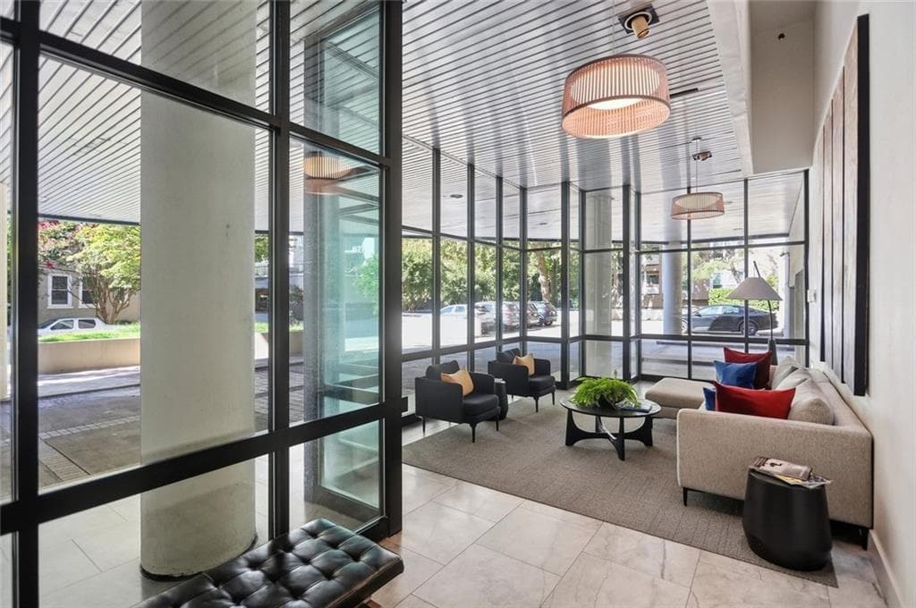 1 bedroom, 1 bathroom, 790 sq ft condominium for sale at 1130 Piedmont Avenue 505, Atlanta, GA 30309 — photo 2