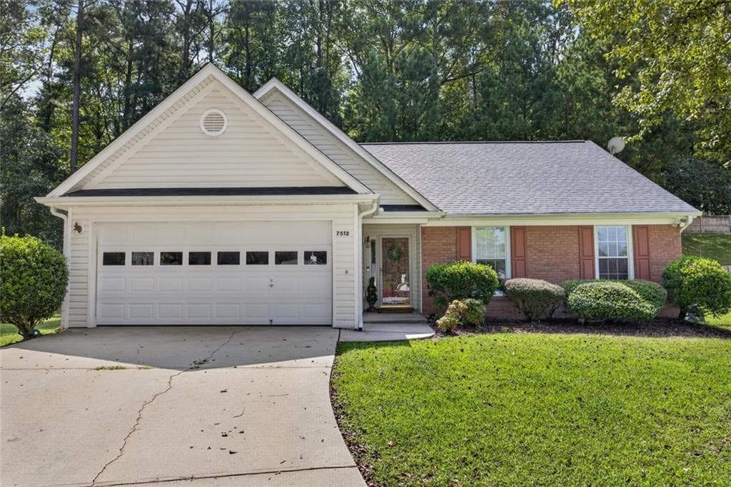 3 bedroom, 2 bathroom, 1,495 sq ft single family residence for sale at 7512 Deer Creek Drive, Union City, GA 30291