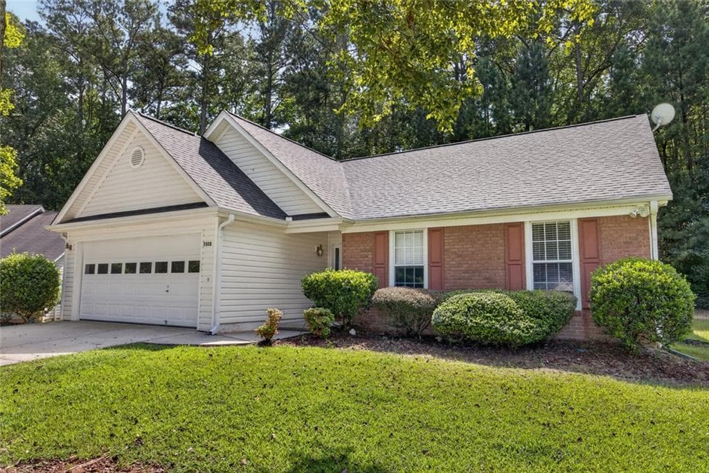 3 bedroom, 2 bathroom, 1,495 sq ft single family residence for sale at 7512 Deer Creek Drive, Union City, GA 30291 — photo 3