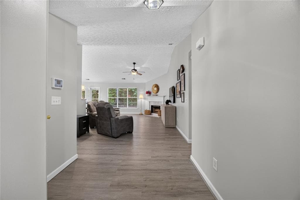 3 bedroom, 2 bathroom, 1,495 sq ft single family residence for sale at 7512 Deer Creek Drive, Union City, GA 30291 — photo 4
