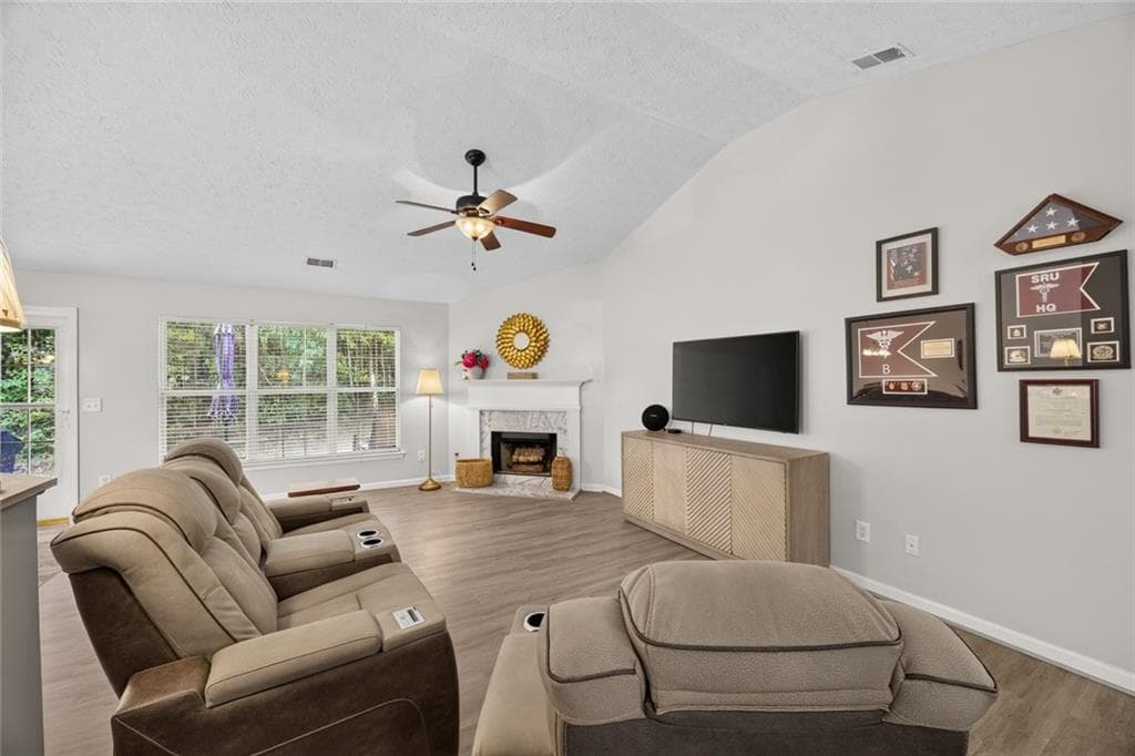3 bedroom, 2 bathroom, 1,495 sq ft single family residence for sale at 7512 Deer Creek Drive, Union City, GA 30291 — photo 5