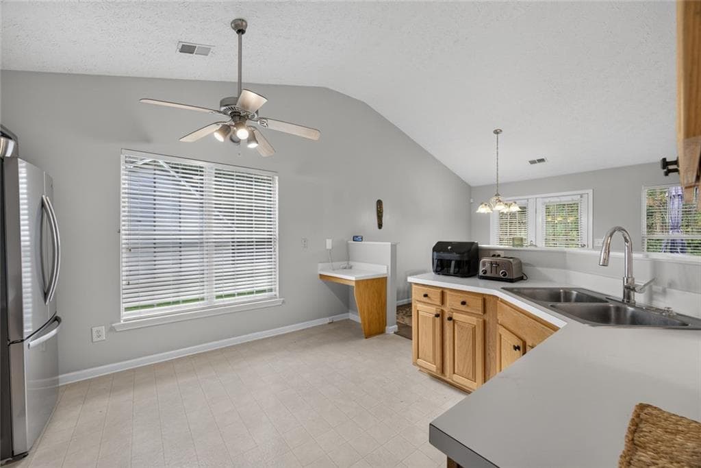 3 bedroom, 2 bathroom, 1,495 sq ft single family residence for sale at 7512 Deer Creek Drive, Union City, GA 30291 — photo 10