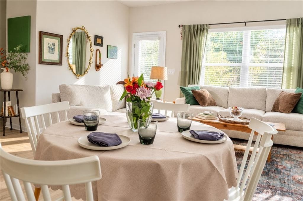 3 bedroom, 3 bathroom, 1,990 sq ft townhouse for sale at 1074 Chastain Drive, Sugar Hill, GA 30518 — photo 4