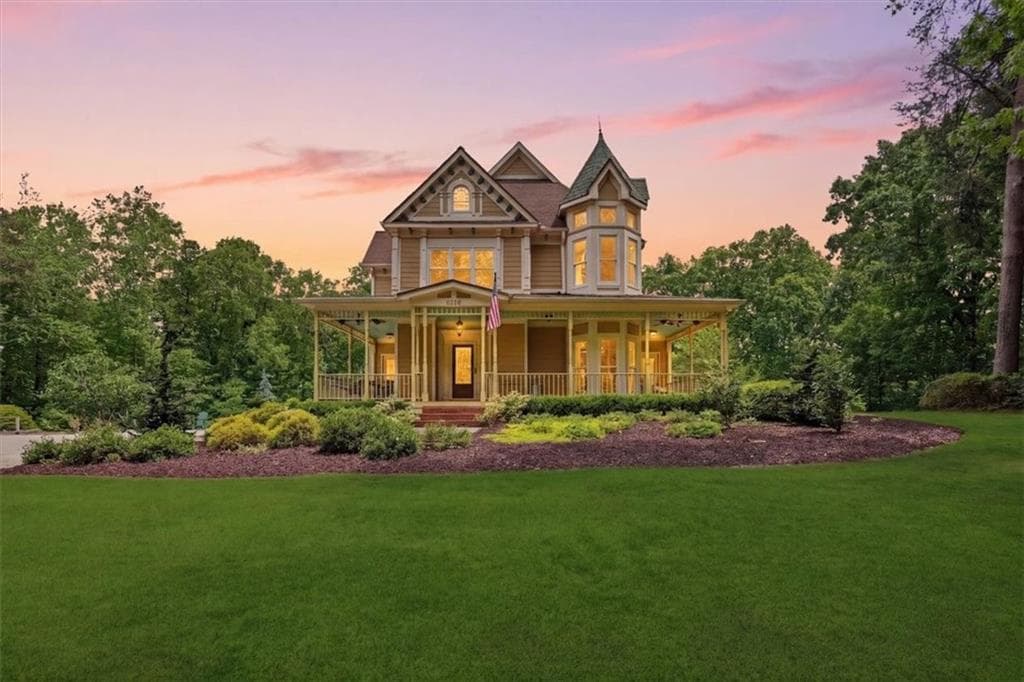 4 bedroom, 5 bathroom, 5,338 sq ft single family residence for sale at 3515 S Puckett Road, Buford, GA 30519 — photo 2