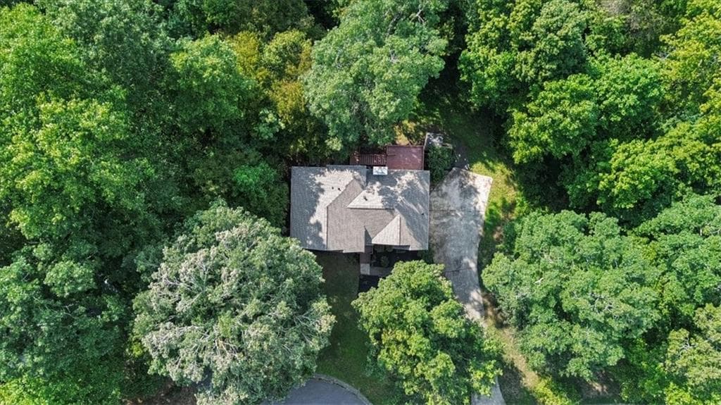 5 bedroom, 3 bathroom, 2,302 sq ft single family residence for sale at 320 Bouldercrest Way, Woodstock, GA 30188 — photo 6