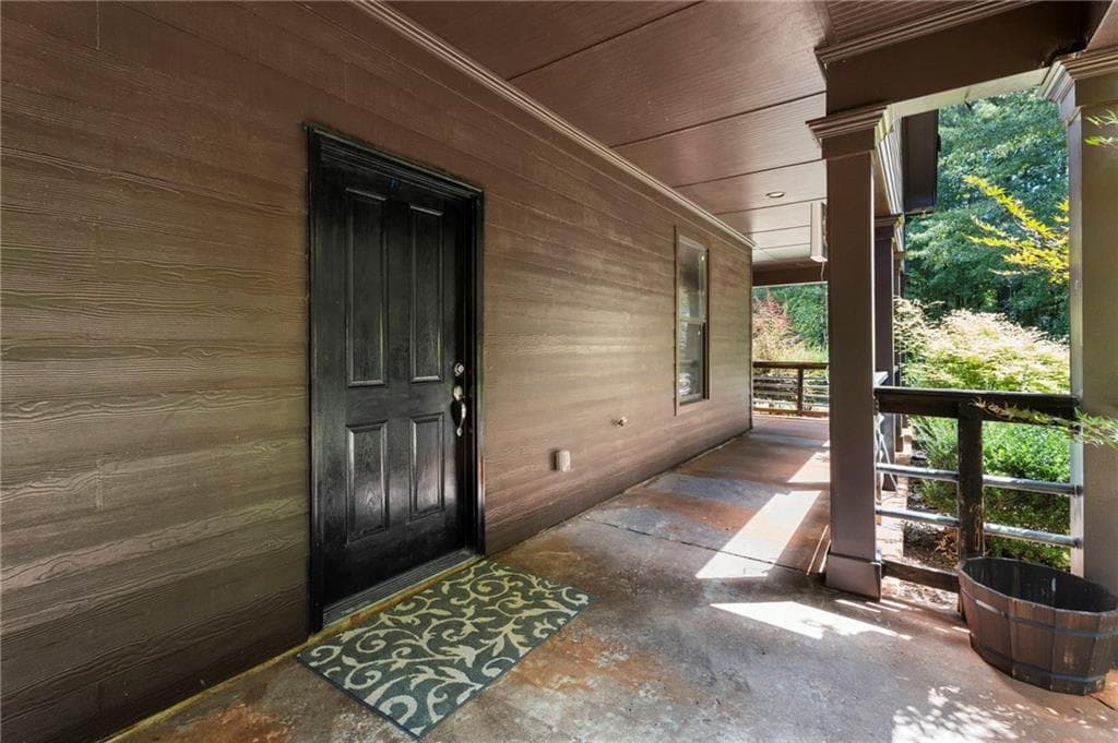 8 bedroom, 8 bathroom, 7,160 sq ft single family residence for sale at 106 Big Buck Court, Jackson, GA 30233 — photo 4