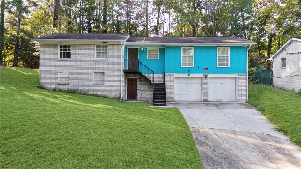 2 bedroom, 3 bathroom, 1,958 sq ft single family residence for sale at 2844 Oldknow Drive, Atlanta, GA 30318