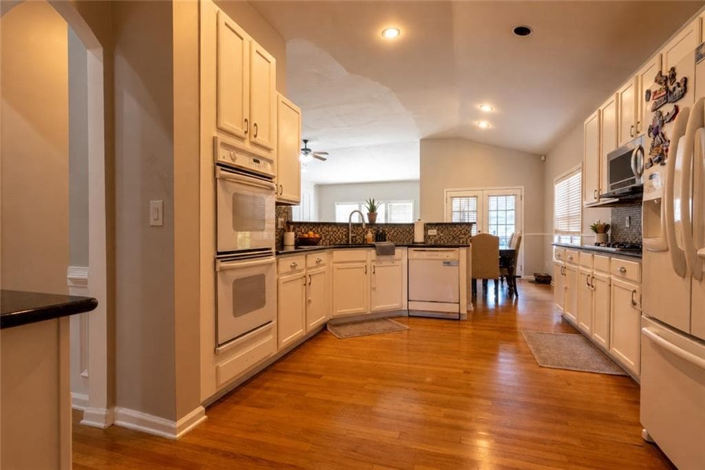 3 bedroom, 3 bathroom, 4,882 sq ft single family residence for sale at 415 Martin Creek Way, Lawrenceville, GA 30045 — photo 8