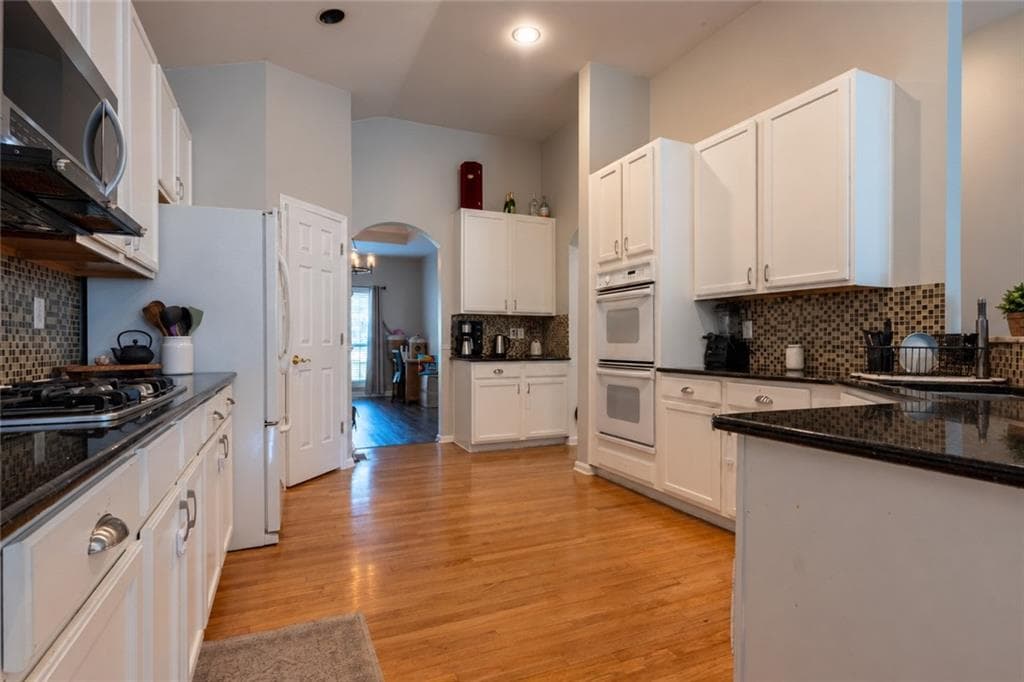 3 bedroom, 3 bathroom, 4,882 sq ft single family residence for sale at 415 Martin Creek Way, Lawrenceville, GA 30045 — photo 10