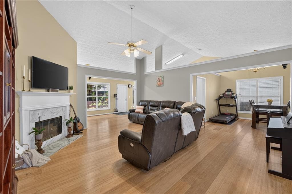 3 bedroom, 2 bathroom, 1,738 sq ft single family residence for sale at 3760 Sugarbrook Drive, Lawrenceville, GA 30044 — photo 5