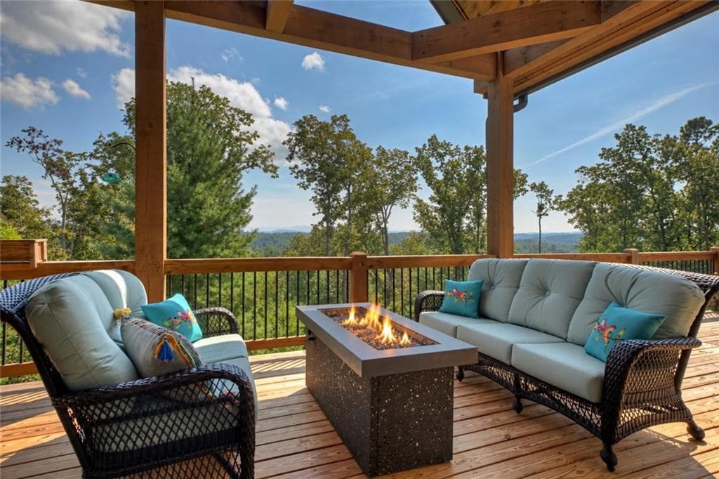 4 bedroom, 3 bathroom, 3,268 sq ft single family residence under contract at 1567 Hap Holt Road, Ellijay, GA 30540 — photo 3
