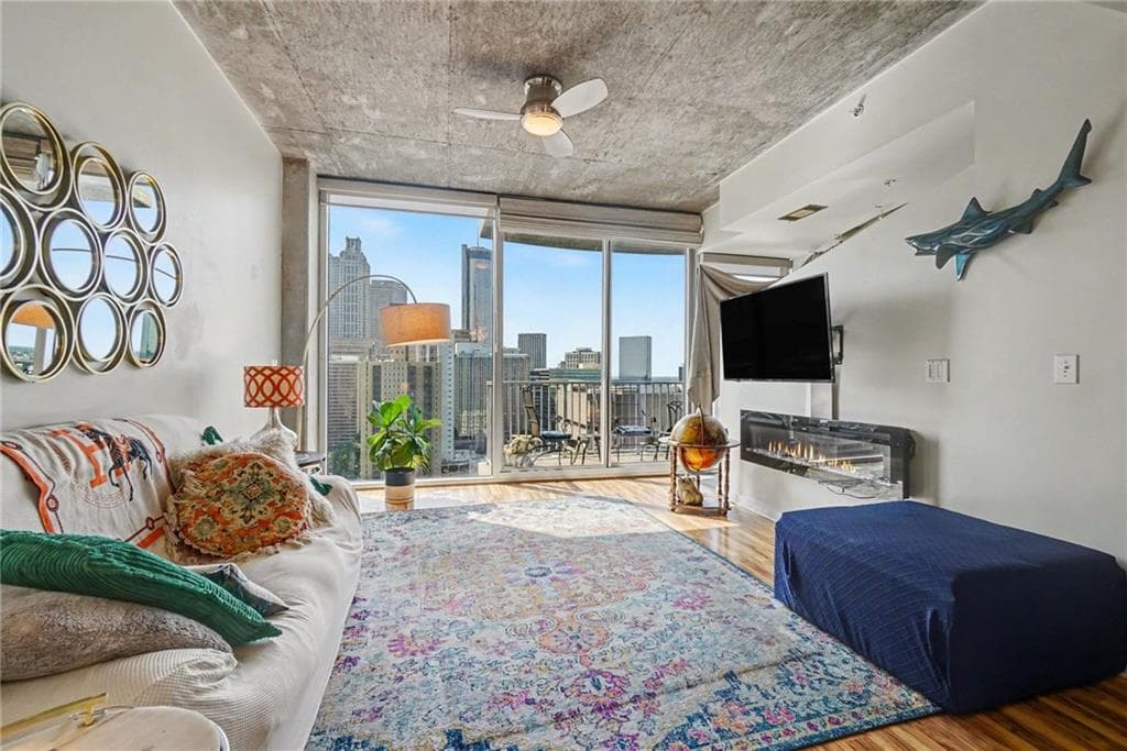 1 bedroom, 1 bathroom, 763 sq ft condominium for sale at 400 W Peachtree Street 2609, Atlanta, GA 30308 — photo 6
