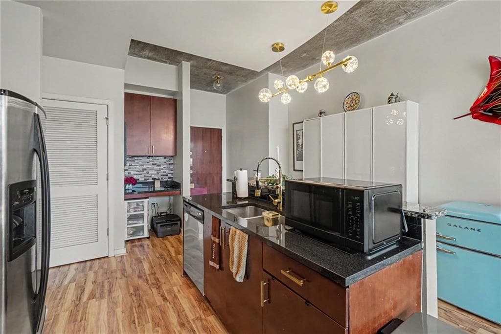 1 bedroom, 1 bathroom, 763 sq ft condominium for sale at 400 W Peachtree Street 2609, Atlanta, GA 30308 — photo 9
