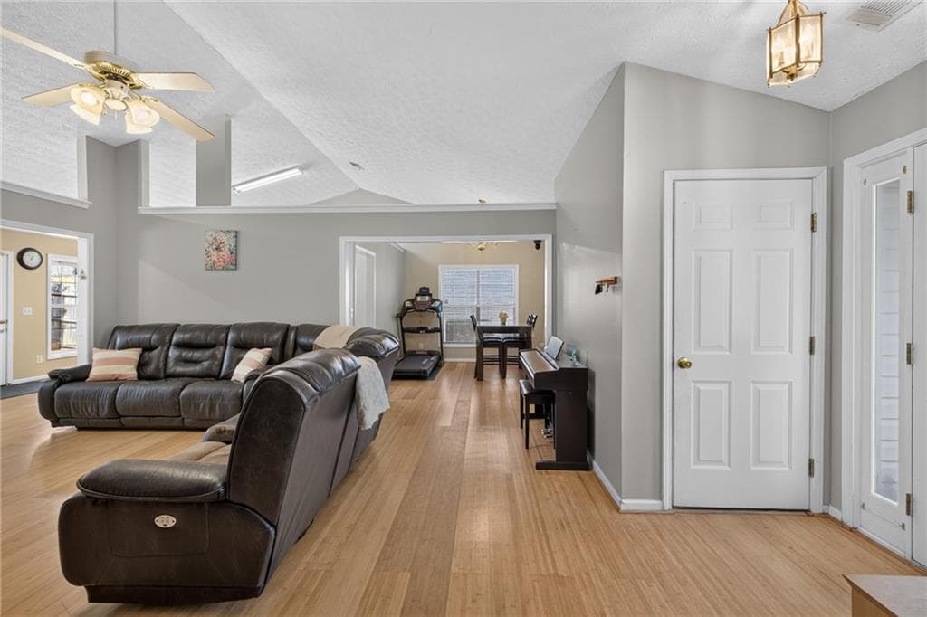 3 bedroom, 2 bathroom, 1,738 sq ft single family residence for sale at 3760 Sugarbrook Drive, Lawrenceville, GA 30044 — photo 8
