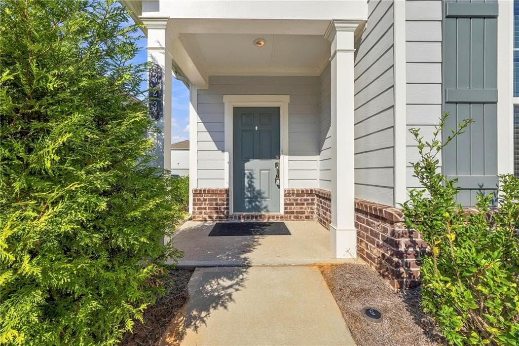 4 bedroom, 3 bathroom, 2,500 sq ft single family residence for sale at 323 Golden Eagle Parkway, Braselton, GA 30517 — photo 7