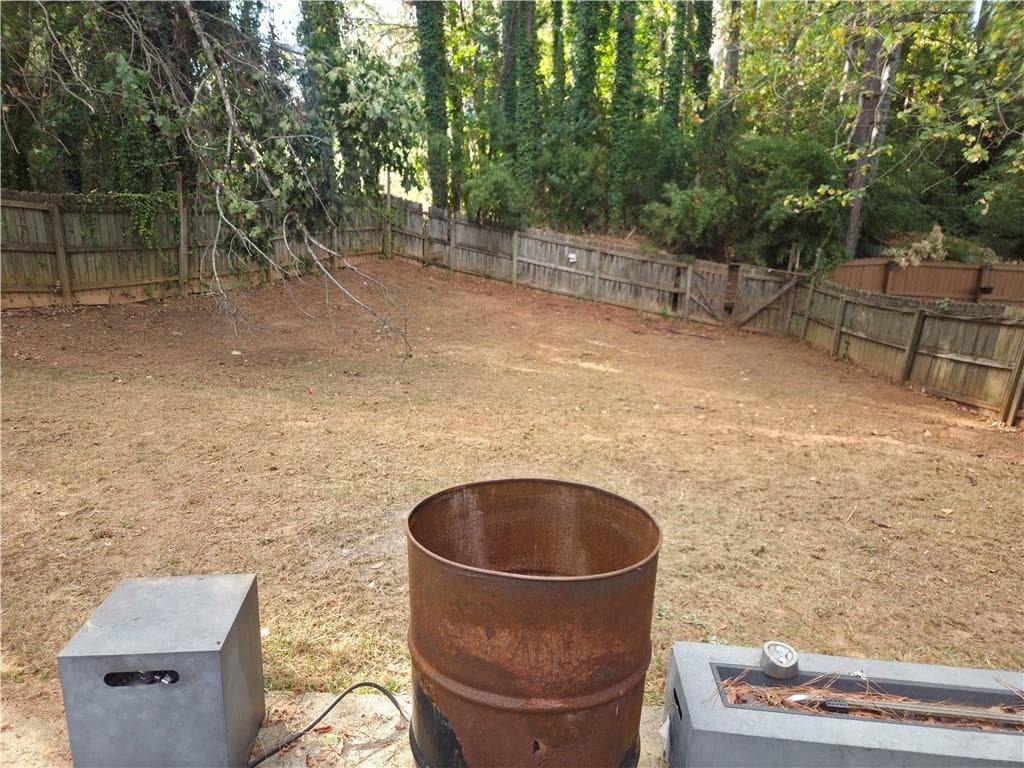 4 bedroom, 2 bathroom, 2,570 sq ft single family residence for sale at 552 Keldron Drive, Lawrenceville, GA 30045 — photo 3