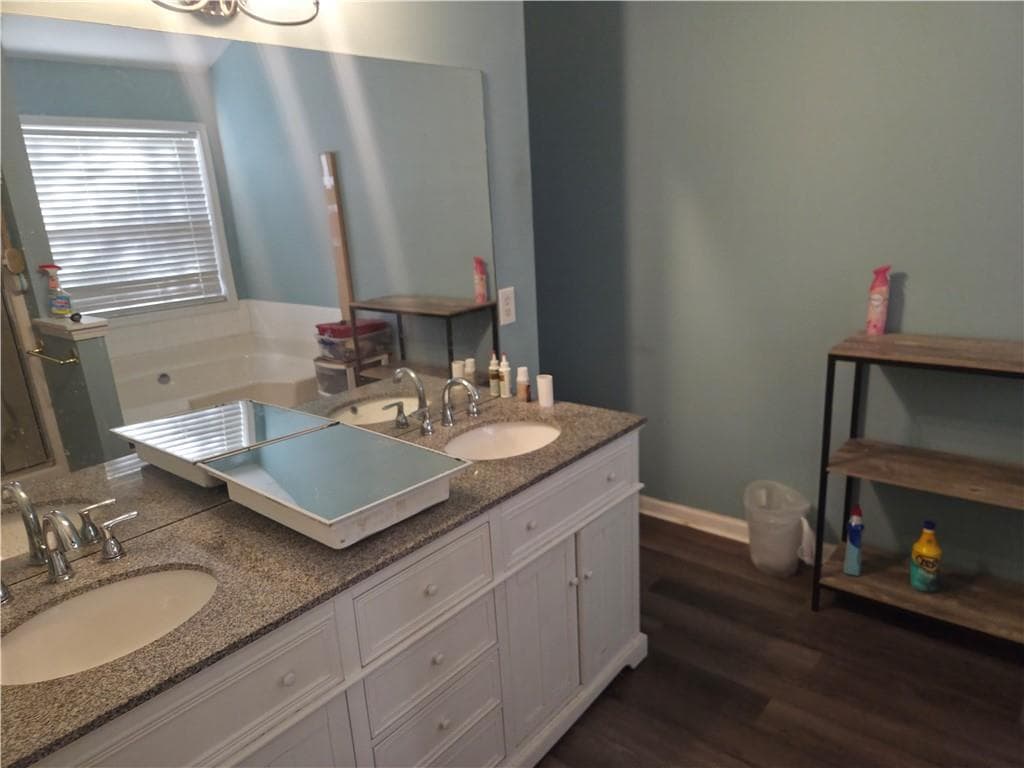 4 bedroom, 2 bathroom, 2,570 sq ft single family residence for sale at 552 Keldron Drive, Lawrenceville, GA 30045 — photo 5