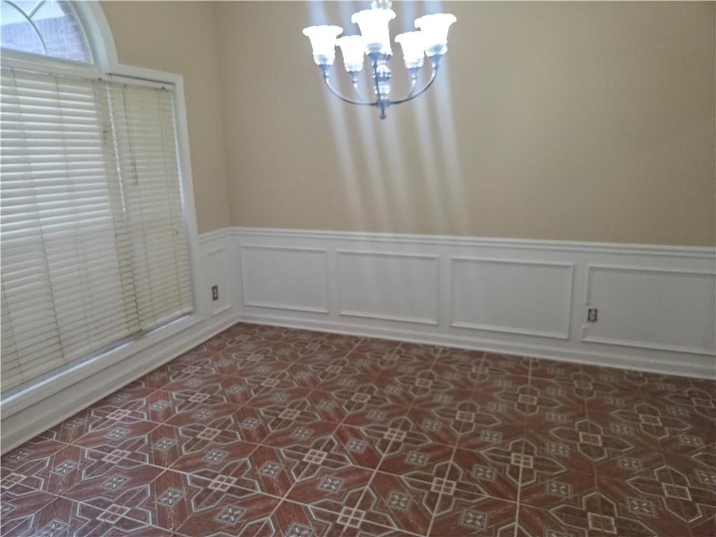4 bedroom, 2 bathroom, 2,570 sq ft single family residence for sale at 552 Keldron Drive, Lawrenceville, GA 30045 — photo 10