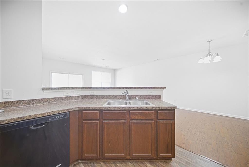 3 bedroom, 3 bathroom, 1,639 sq ft townhouse for sale at 3318 Fernview Drive, Lawrenceville, GA 30044 — photo 7