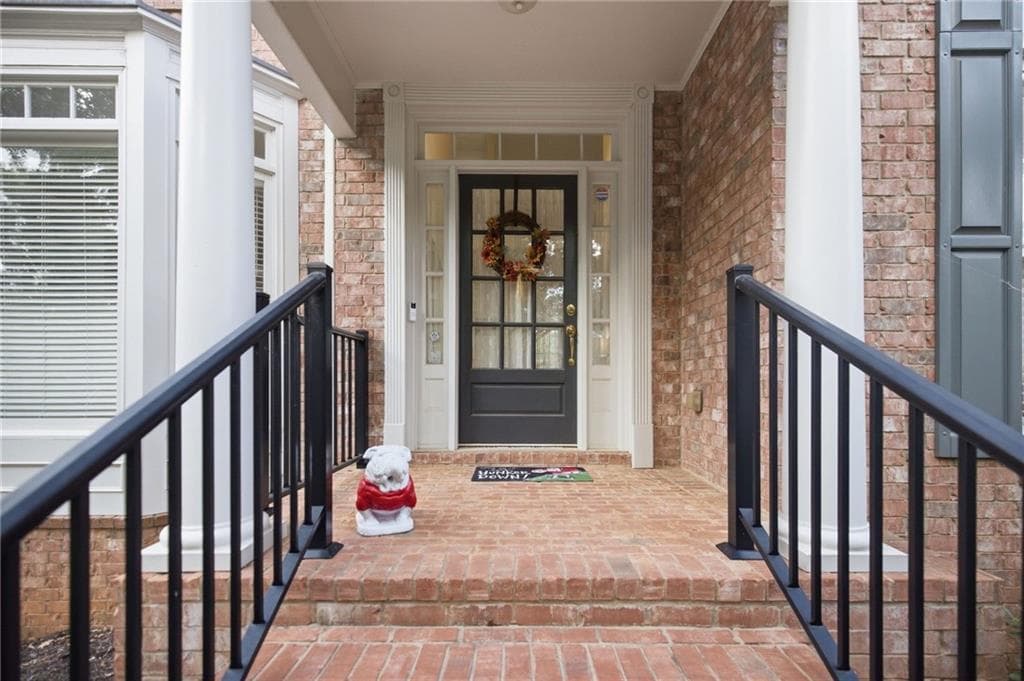 5 bedroom, 4 bathroom, 2,885 sq ft single family residence for sale at 5930 Westcroft Lane, Cumming, GA 30040 — photo 4