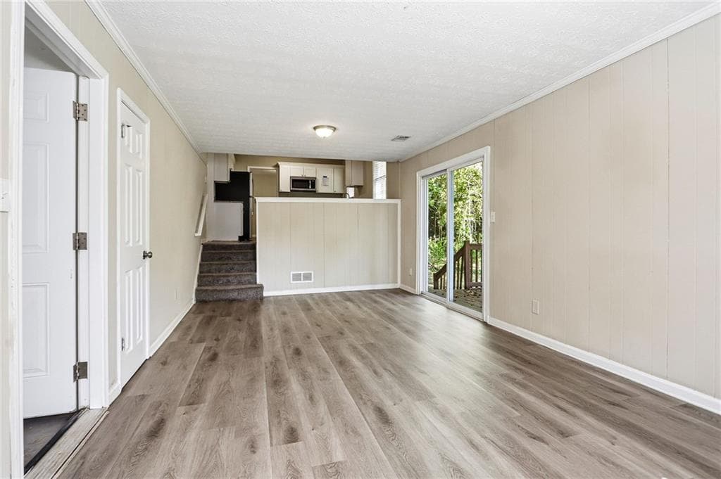 5 bedroom, 3 bathroom, 2,024 sq ft single family residence for sale at 2290 Emerald Springs Drive, Decatur, GA 30035 — photo 3