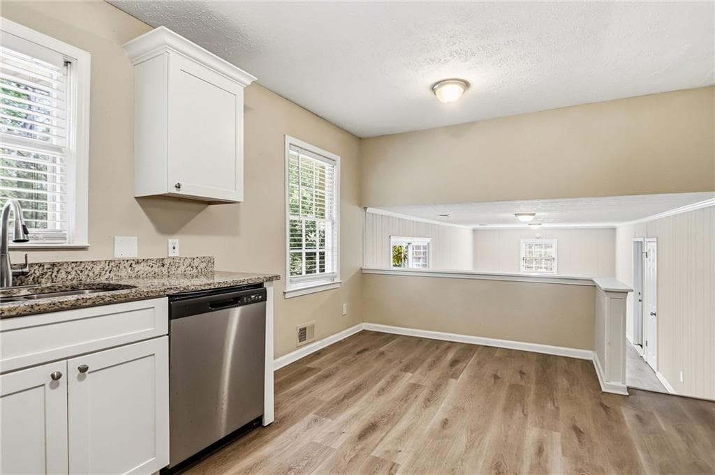 5 bedroom, 3 bathroom, 2,024 sq ft single family residence for sale at 2290 Emerald Springs Drive, Decatur, GA 30035 — photo 6