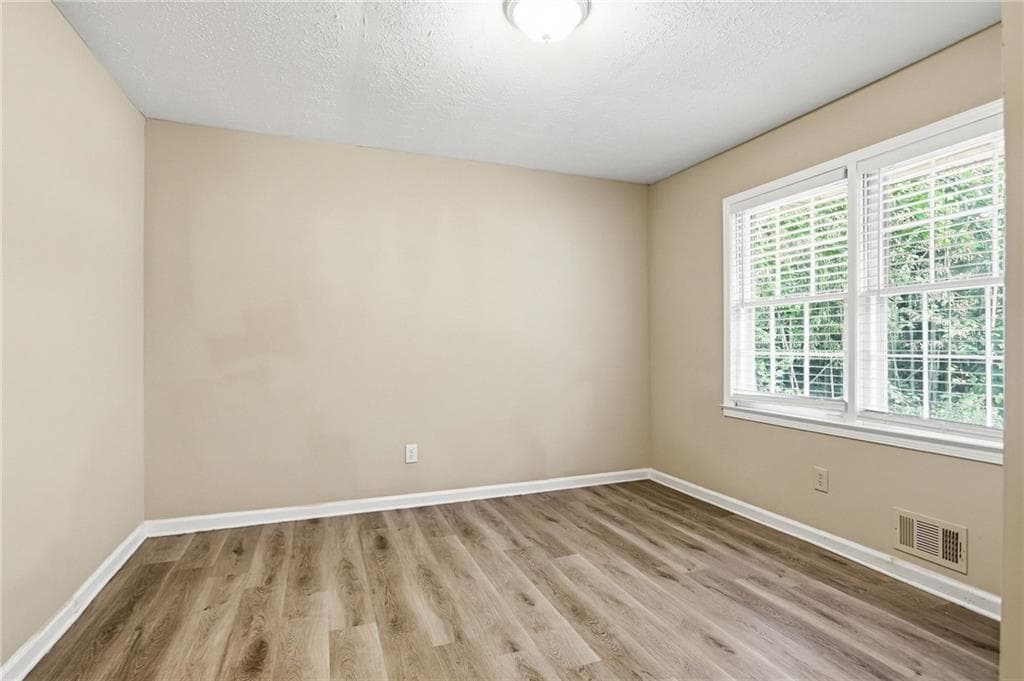 5 bedroom, 3 bathroom, 2,024 sq ft single family residence for sale at 2290 Emerald Springs Drive, Decatur, GA 30035 — photo 9