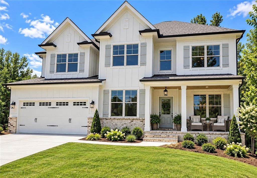 5 bedroom, 3 bathroom, 3,242 sq ft single family residence for sale at 4795 Fairways Lane, Jefferson, GA 30549 — photo 2
