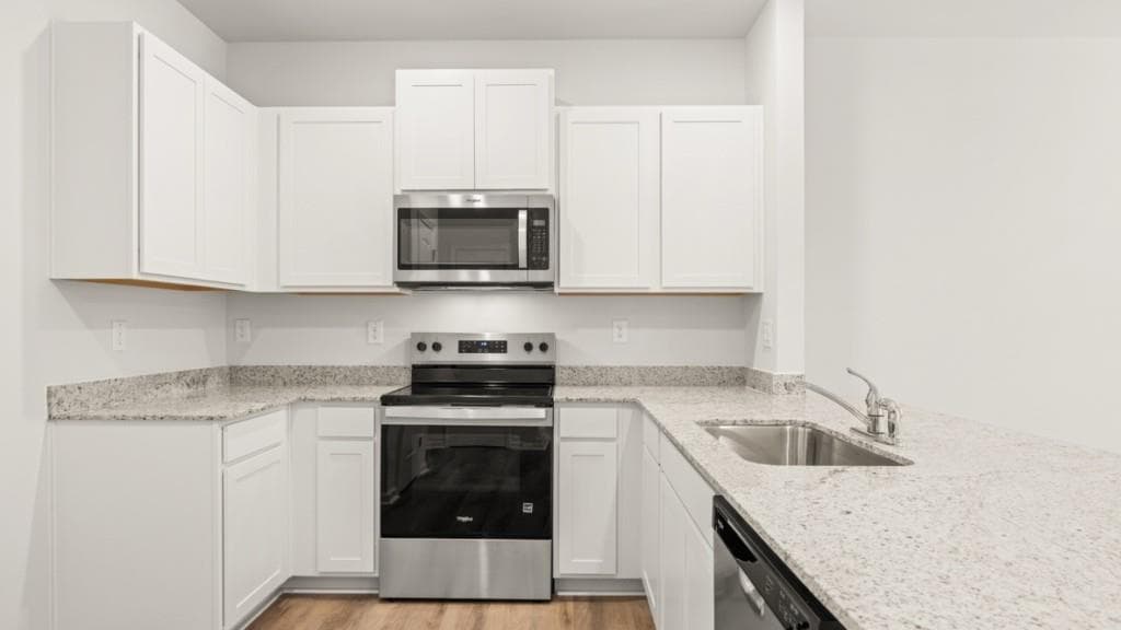 3 bedroom, 3 bathroom, 1,508 sq ft townhouse for sale at 6024 Skylar Drive, South Fulton, GA 30331 — photo 8