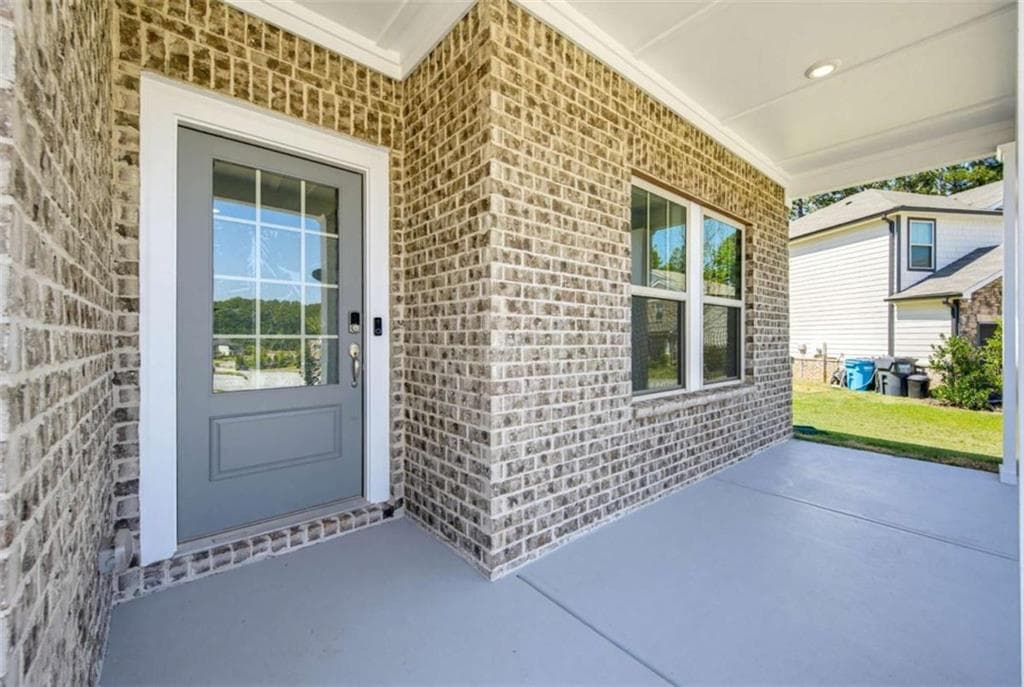 5 bedroom, 3 bathroom, 2,742 sq ft single family residence for sale at 4157 Bethany Manor Drive, Snellville, GA 30039 — photo 3