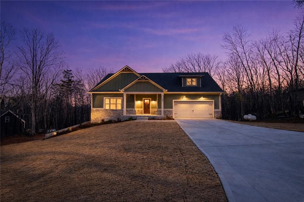 4 bedroom, 3 bathroom, 2,294 sq ft single family residence for rent at 386 Mulberry Circle, Jasper, GA 30143 for $2,650 a month — photo 2