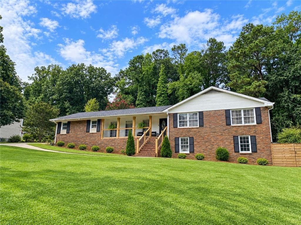 4 bedroom, 2 bathroom, 25,265 sq ft single family residence for sale at 2323 Cambridge Street, Snellville, GA 30078 — photo 3
